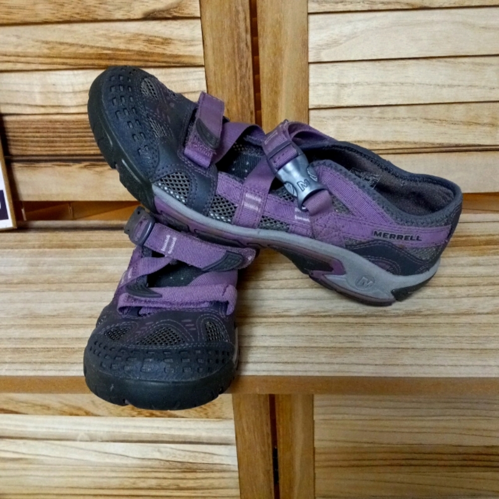 Merrell Water Shoes for Women size 8.5